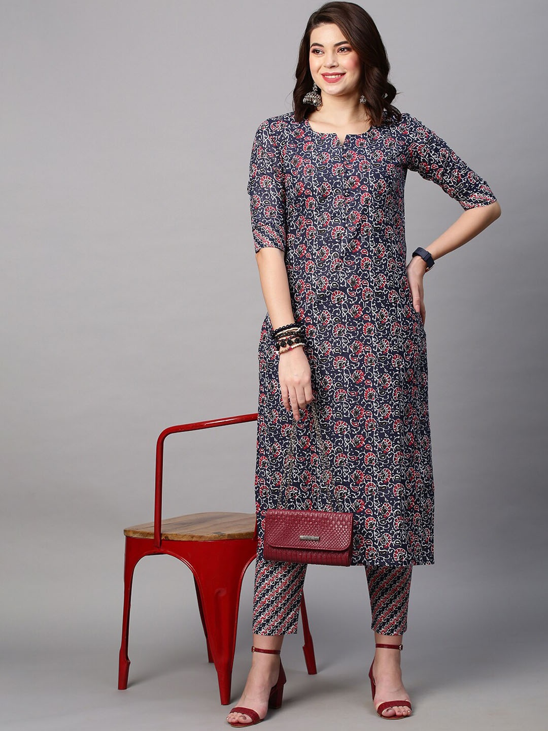 

KALINI Women Floral Printed Notch Neck Kurta with Trousers, Navy blue