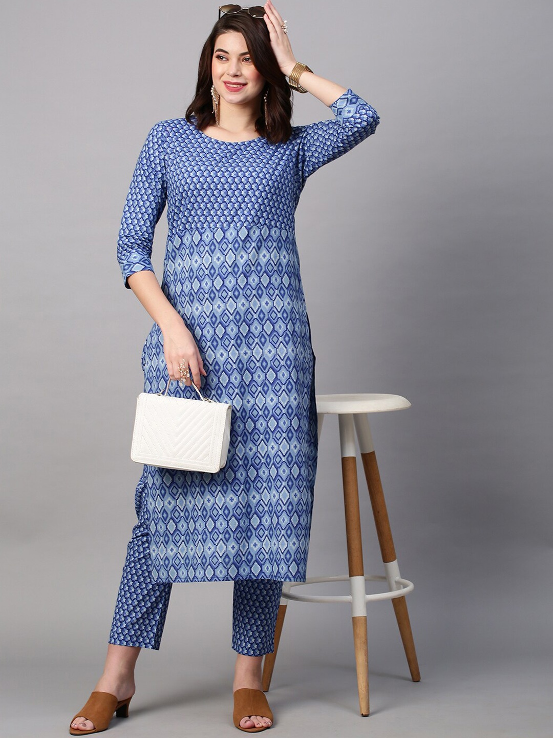 

KALINI Women Printed Round Neck Straight Kurta with Trousers, Blue