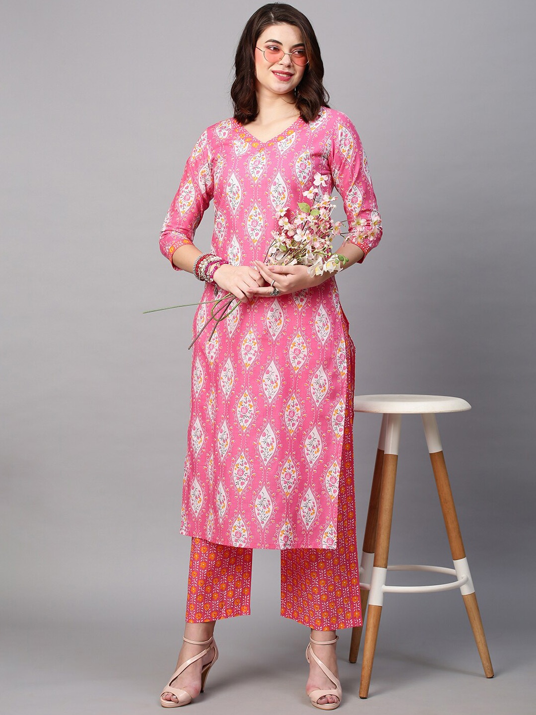 

KALINI Floral Printed V-Neck Kurta with Palazzos, Pink