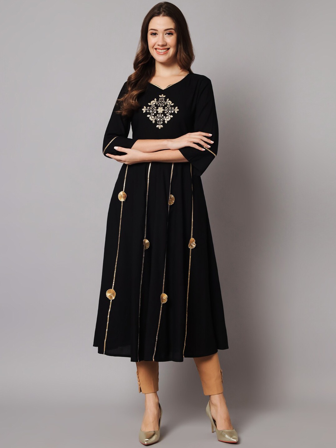 

NITVAN Women Sequined Detailed Anarkali Kurta, Black