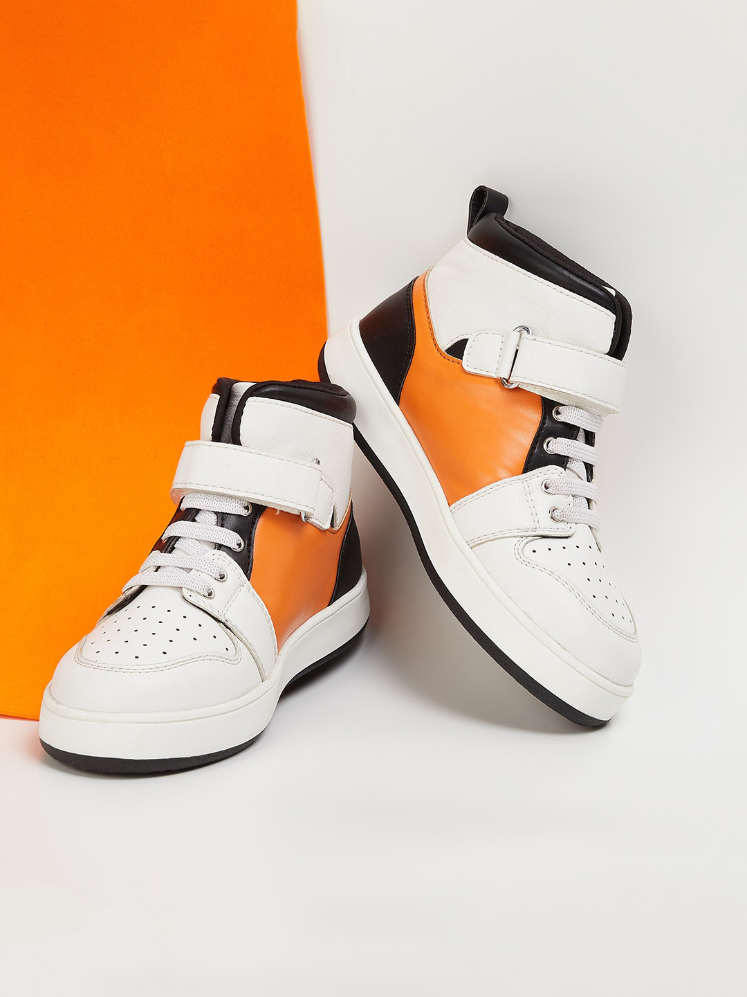 

Fame Forever by Lifestyle Boys Colourblocked High-Top Sneakers, White