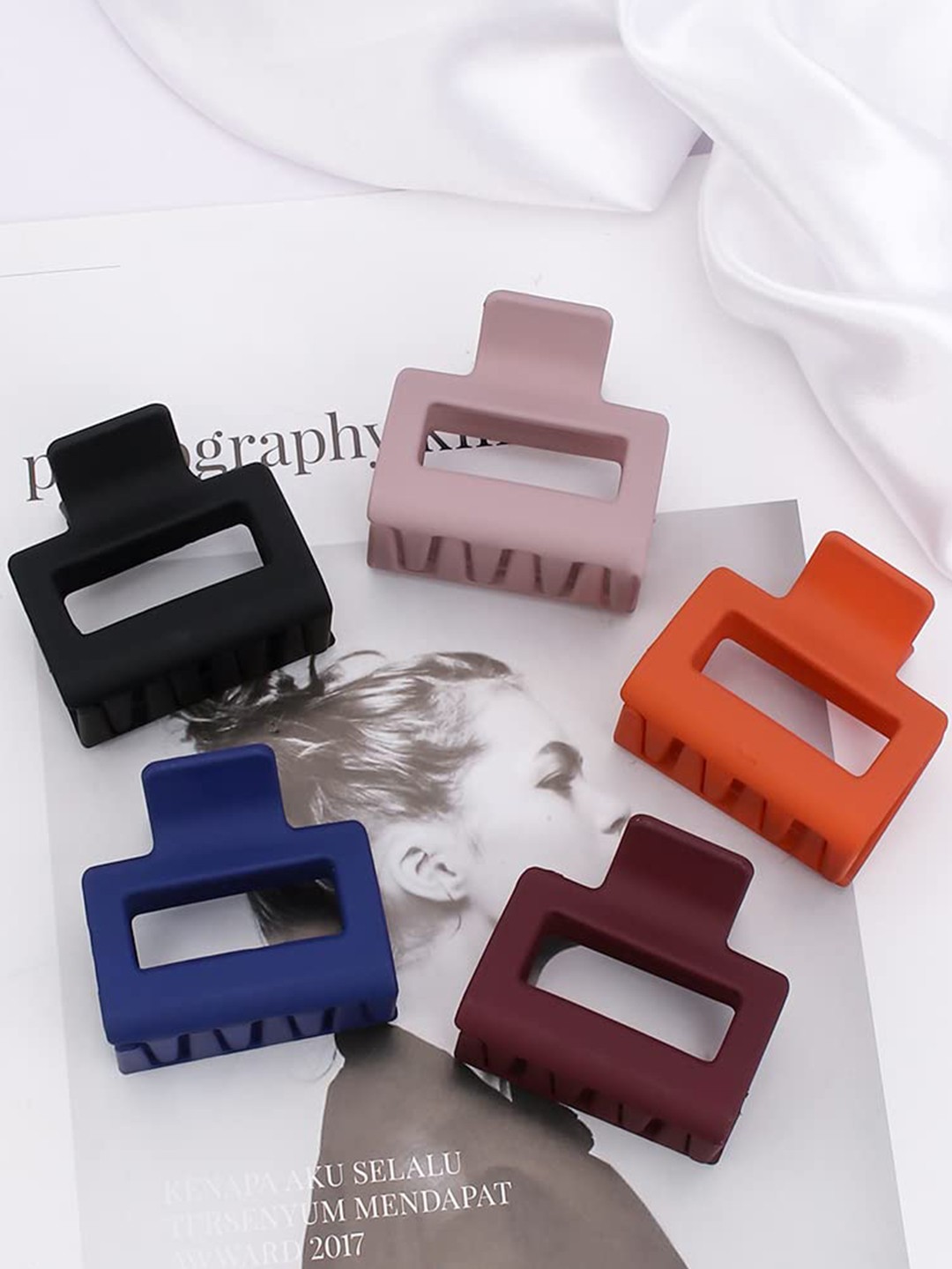 

VAGHBHATT Set of 5 Claw Clip, Blue
