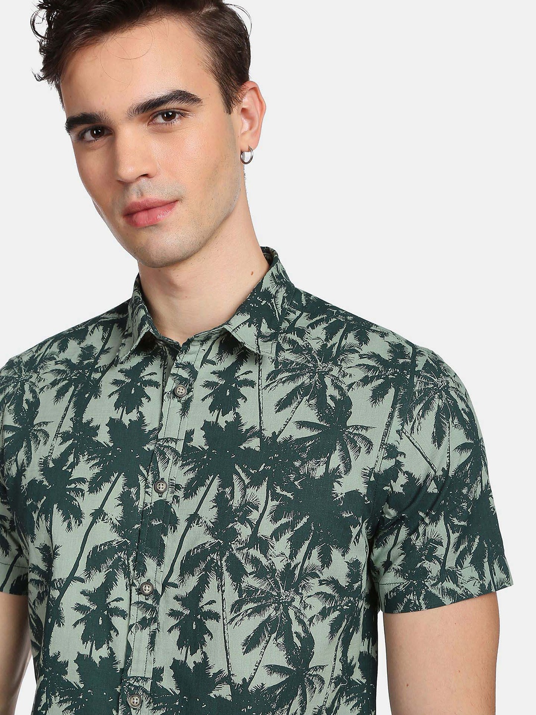 

Flying Machine Men Slim Fit Tropical Printed Pure Cotton Casual Shirt, Grey