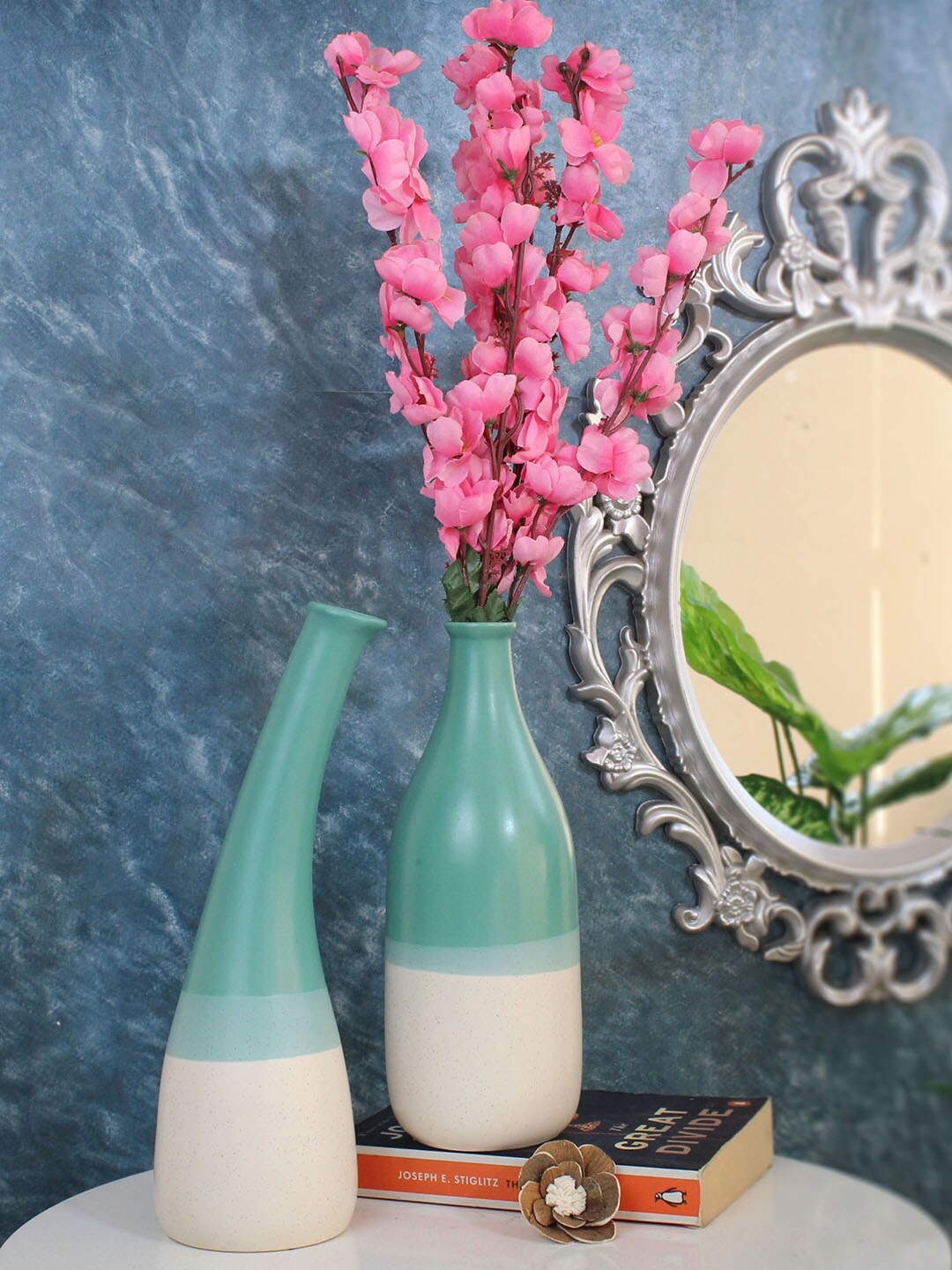 

TIED RIBBONS Green & White 2 Pcs Colourblocked Flower Vases