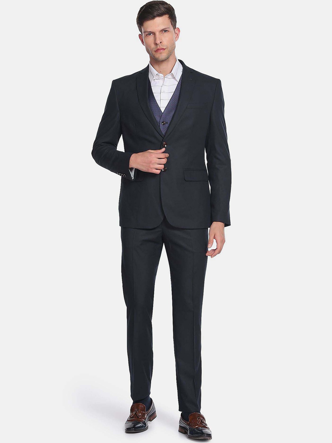

Arrow Men Self Design Single-Breasted Formal Suit, Green