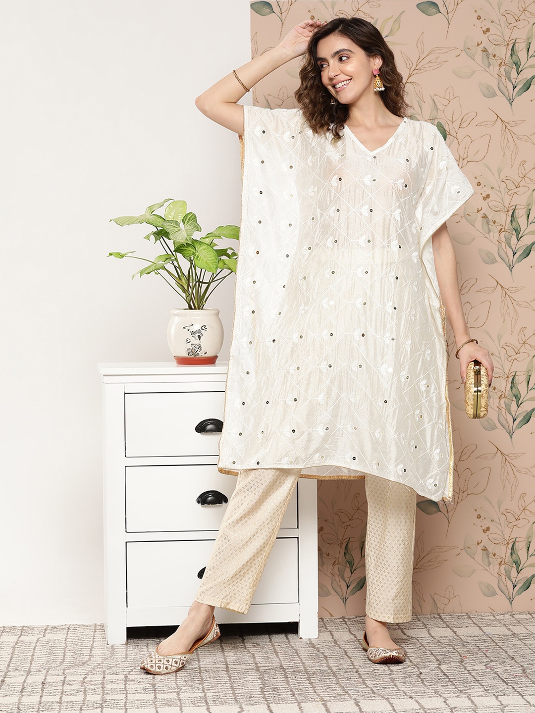 

Yufta Floral Embroidered Flared Sleeves Chanderi Silk Kaftan Kurta, White