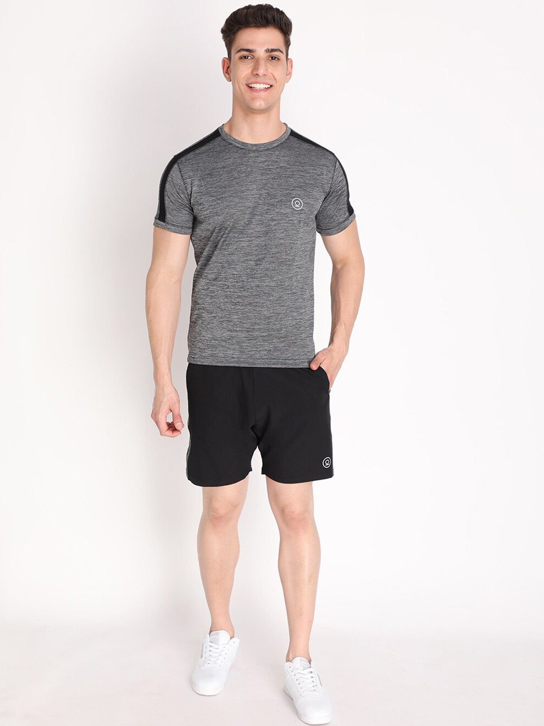 

CHKOKKO Men Side Strip Detailing T-shirt with Shorts Co-Ords, Grey