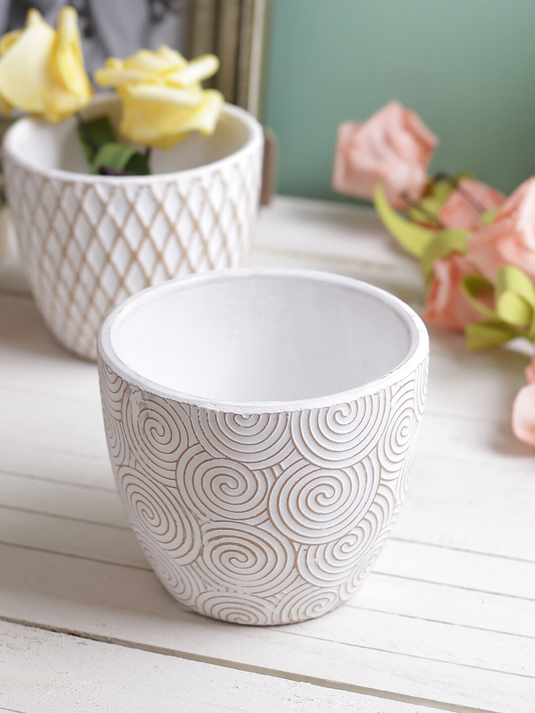 

TAYHAA White Spiral Patterned Ceramic Planters