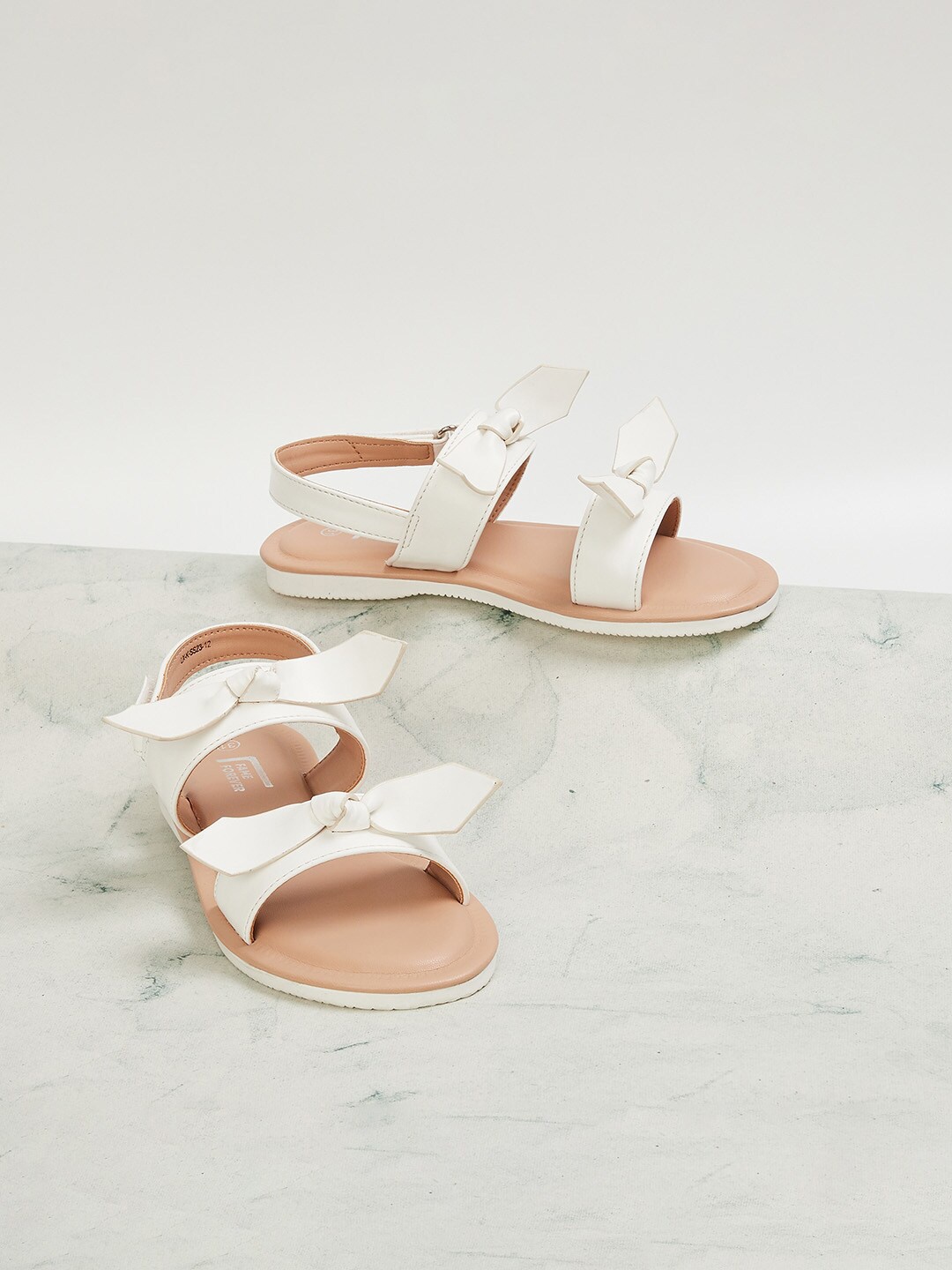 

Fame Forever by Lifestyle Girls Open Toe Flats With Bows, White