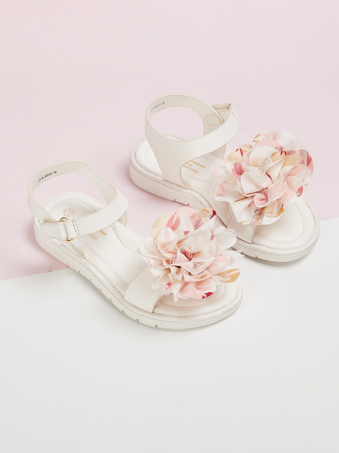 

Fame Forever by Lifestyle Girls White Open Toe Flats with Bows
