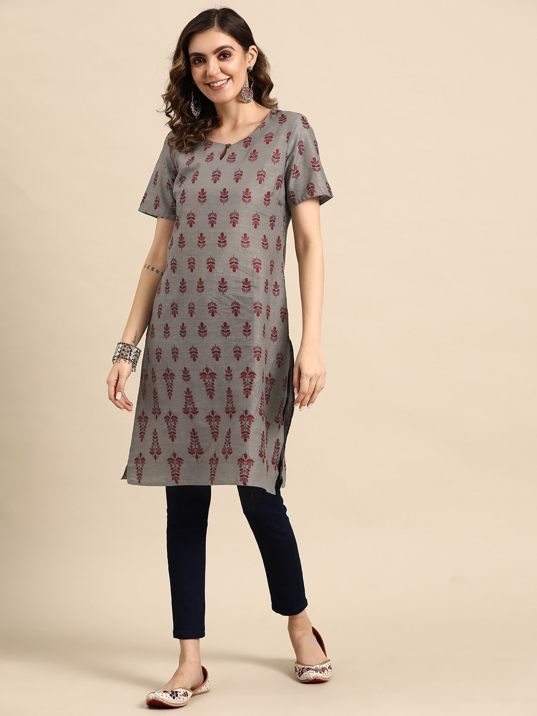 

Sangria Women Leaf Print Round Neck Straight Kurta, Grey