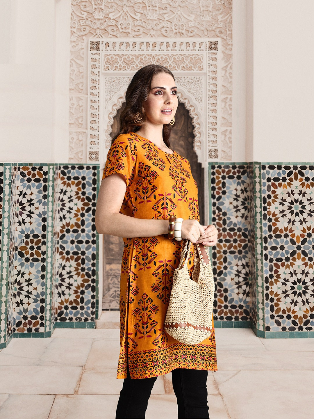 

Sangria Printed Keyhole Neck Kurta, Orange