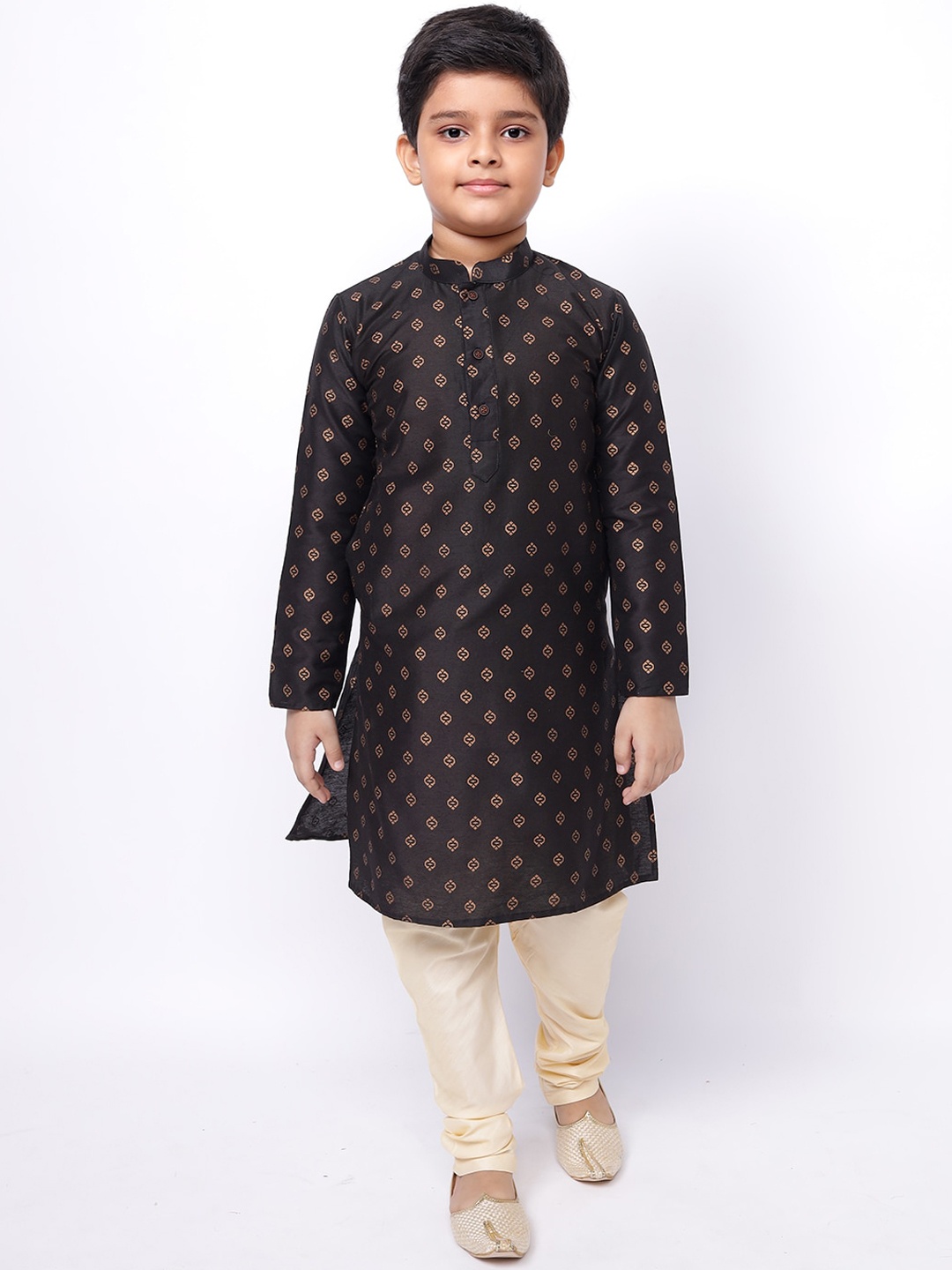 

NAMASKAR Boys Ethnic Printed Kurta with Churidar, Black