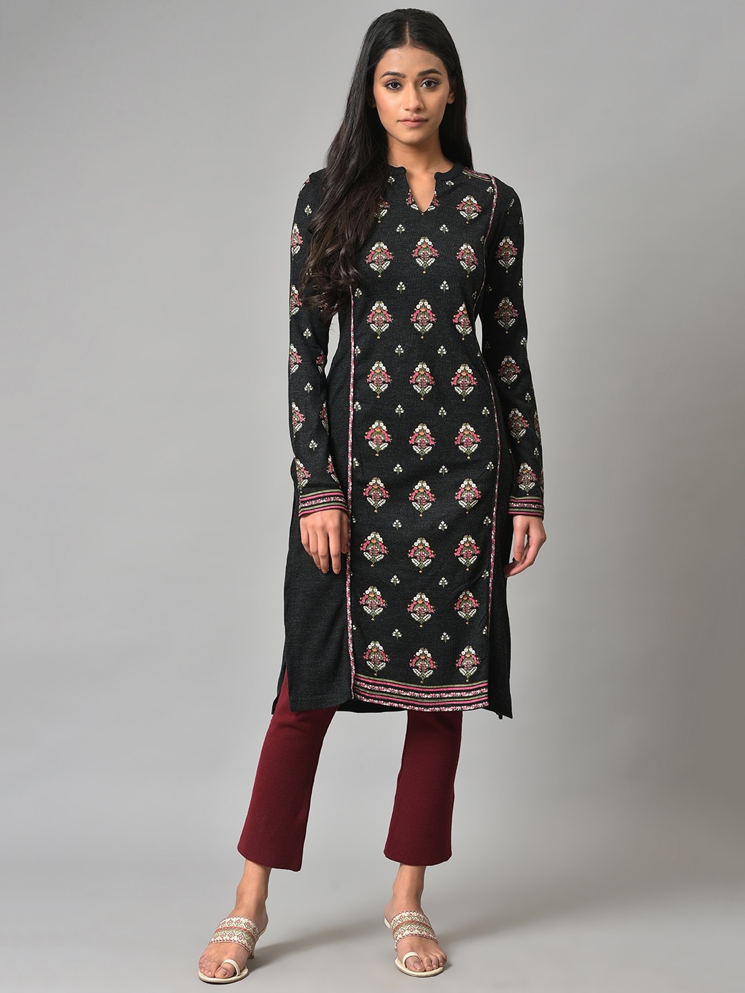 

W Women Ethnic Motifs Printed Acrylic Kurta, Black