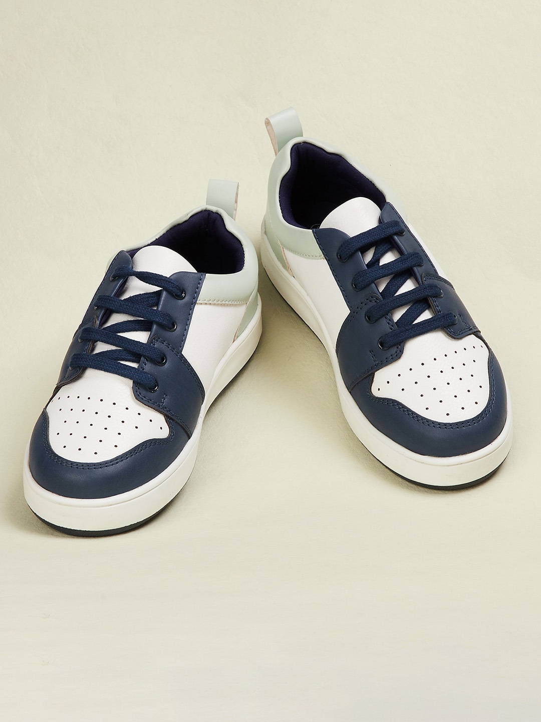

Fame Forever by Lifestyle Boys Colourblocked Lace-Ups Sneakers, Navy blue