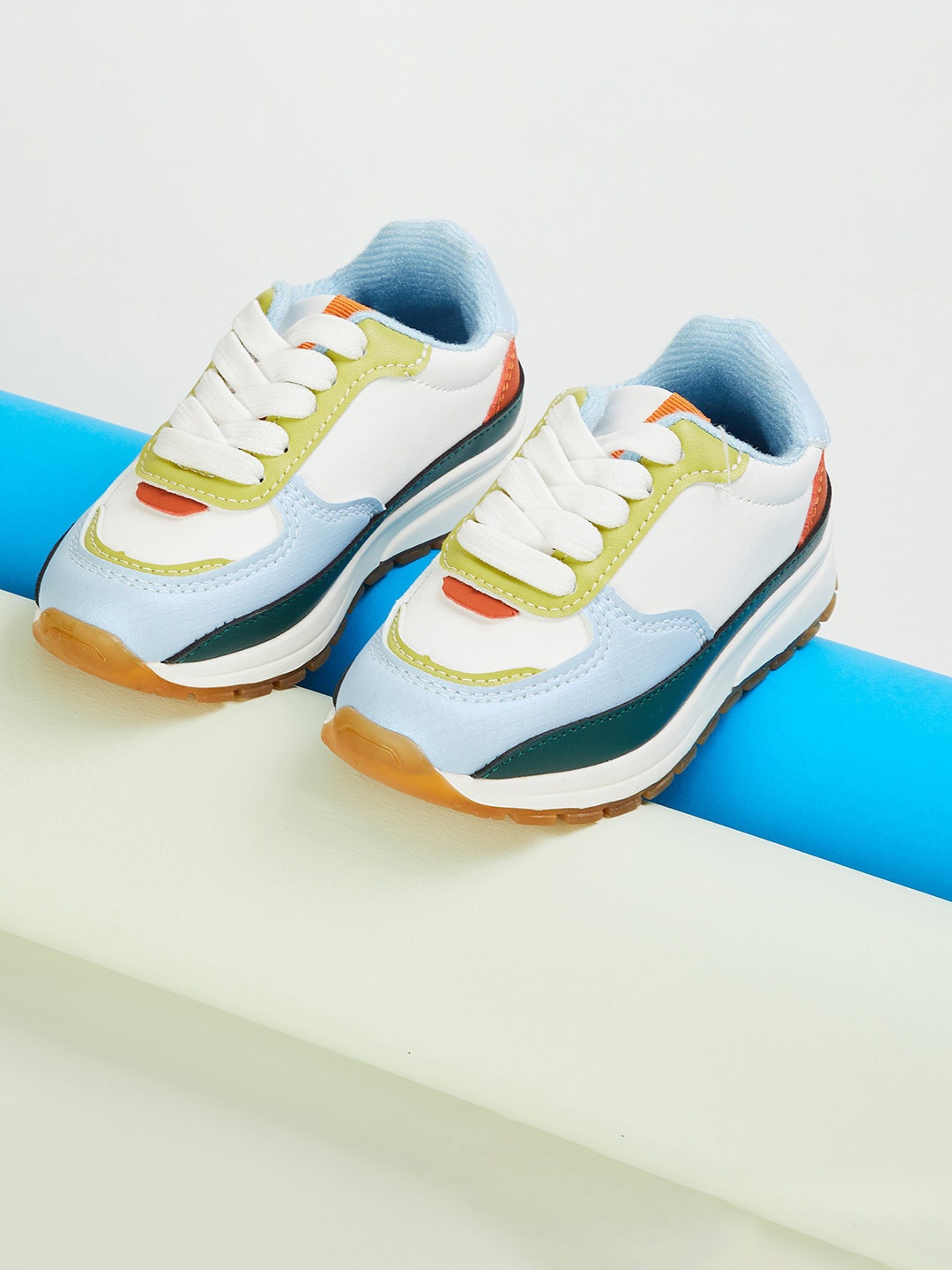 

Fame Forever by Lifestyle Boys Colourblocked Sneakers, White