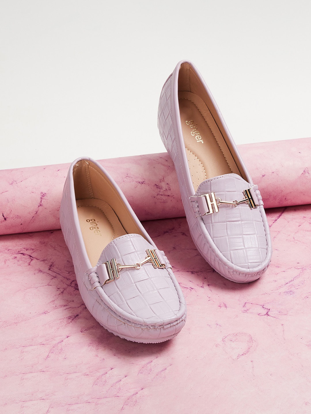 

Ginger by Lifestyle Women Textured Loafers, Purple
