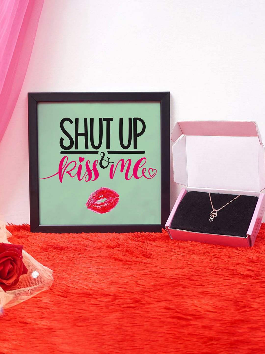 

Crazy Corner Green & Pink 2-Pieces Valentine's Day Gift Set