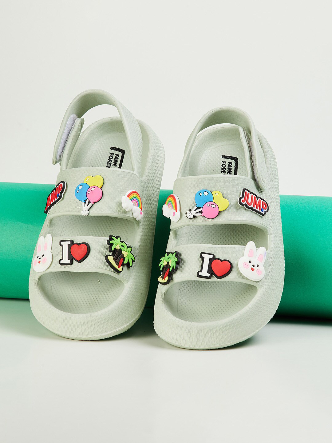 

Fame Forever by Lifestyle Girls Printed Clogs, Green