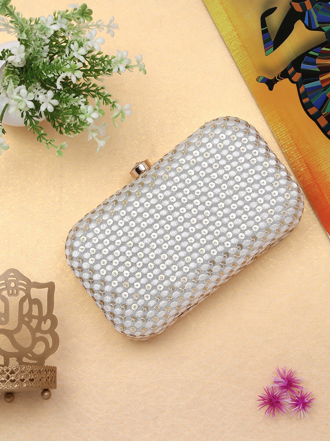 

TRINK Embroidered Box Clutch With Chain Strap, White