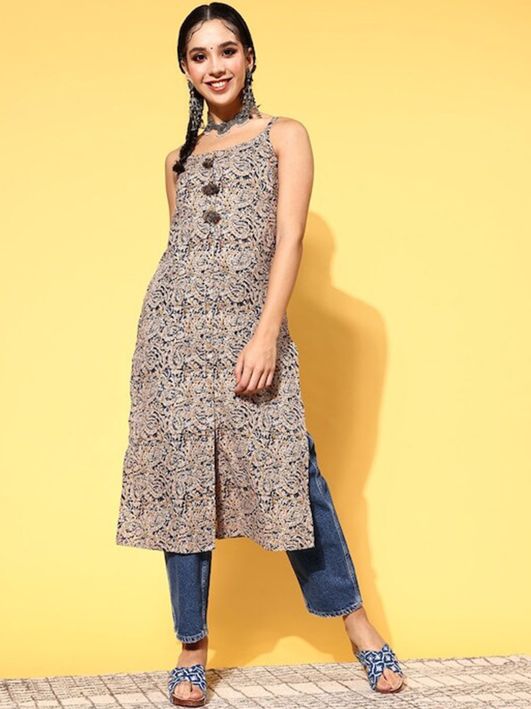 

Varanga Women Paisley Printed Pure Cotton Kurta, Navy blue