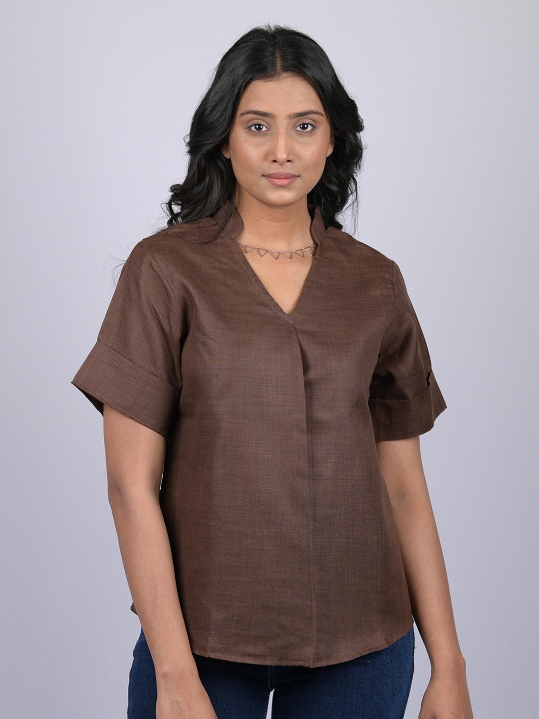 

OWO THE LABEL Mandarin Collar Short Sleeves Top, Brown