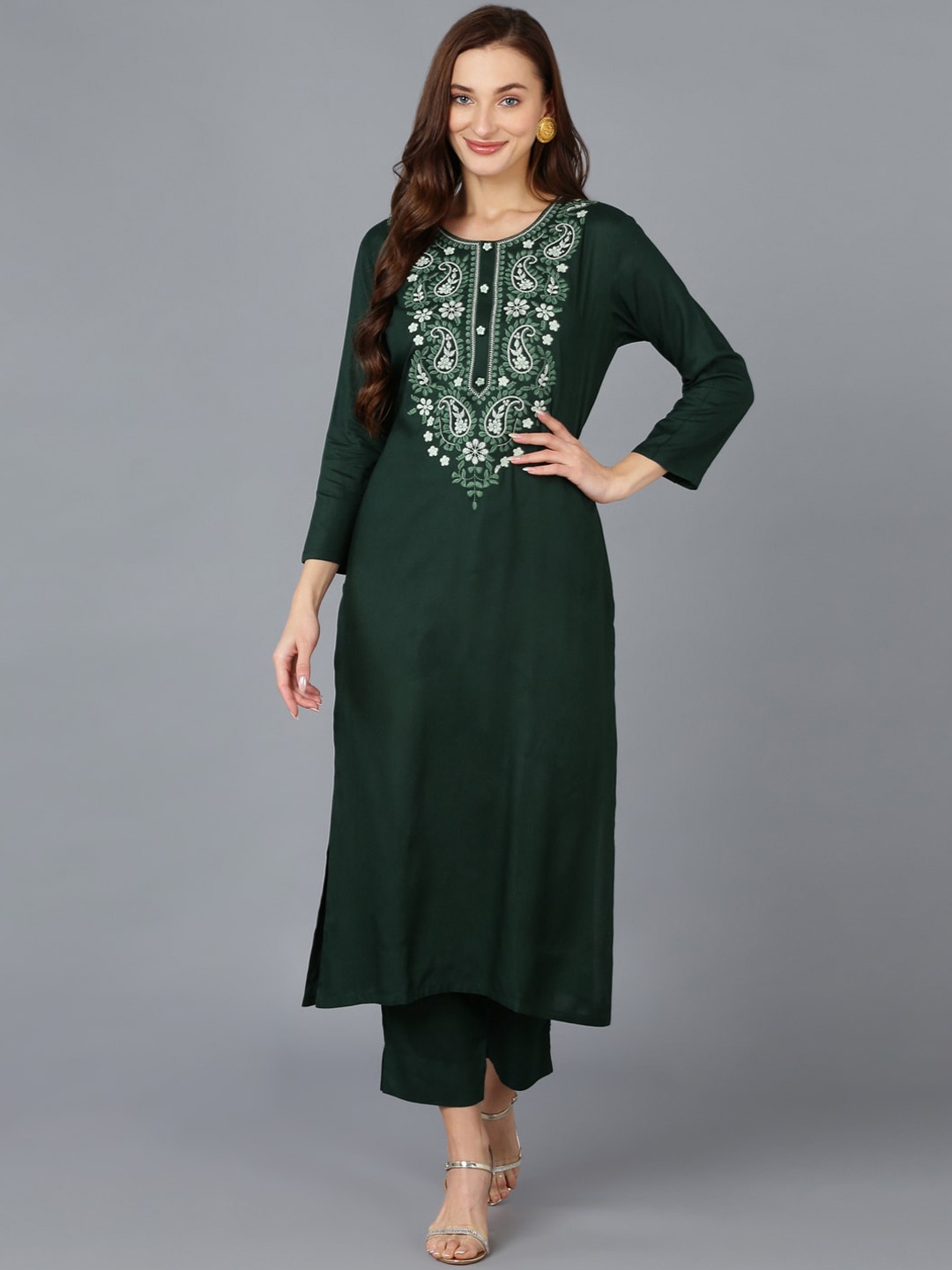 

AHIKA Women Ethnic Motifs Yoke Design Thread Work Kurta, Green
