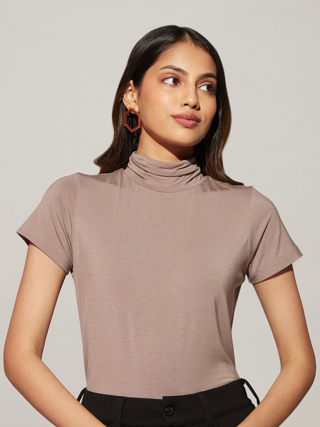 

20Dresses Women High Neck T-shirt, Taupe