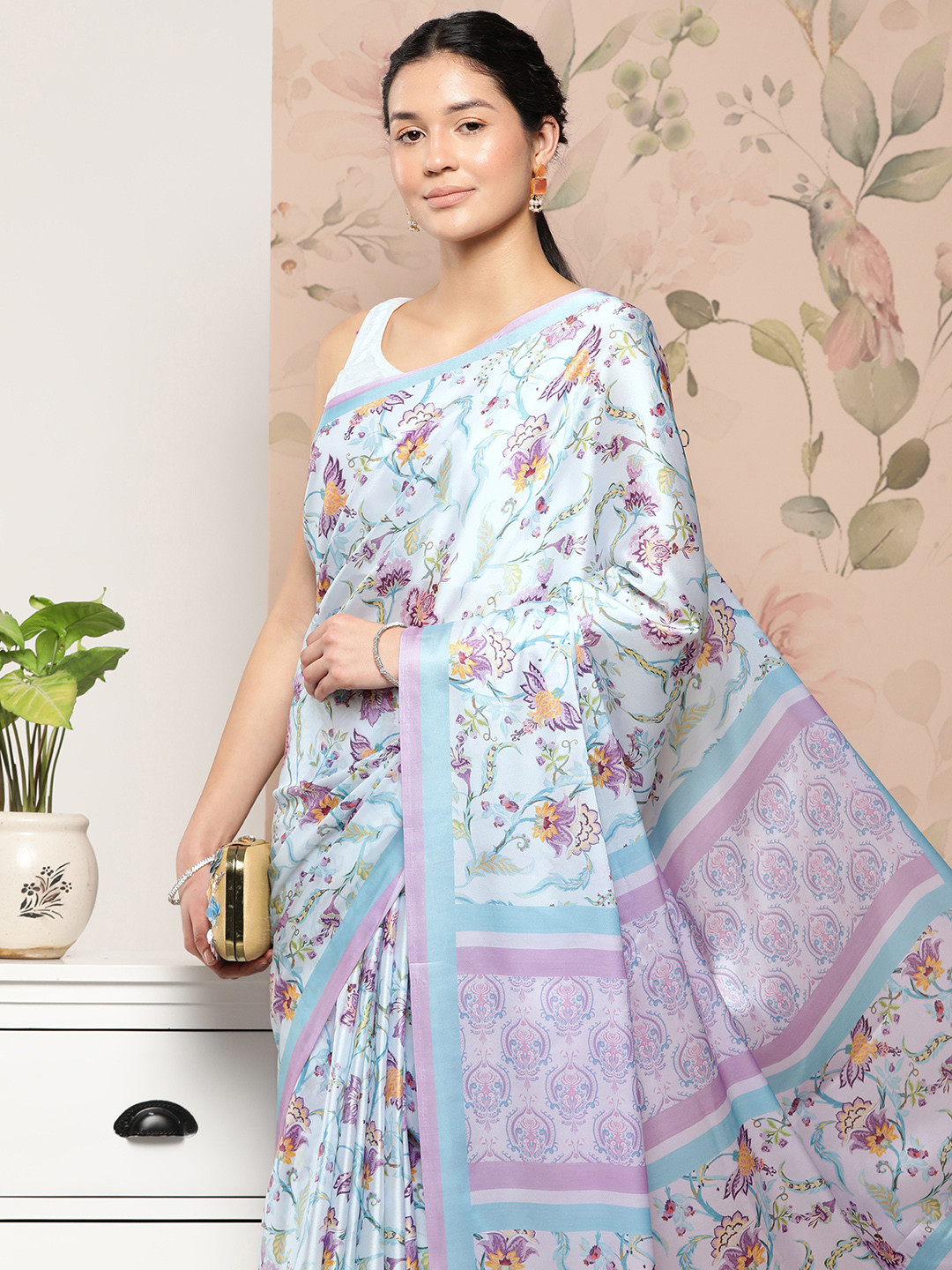 

VASTRANAND Floral Satin Saree, Blue