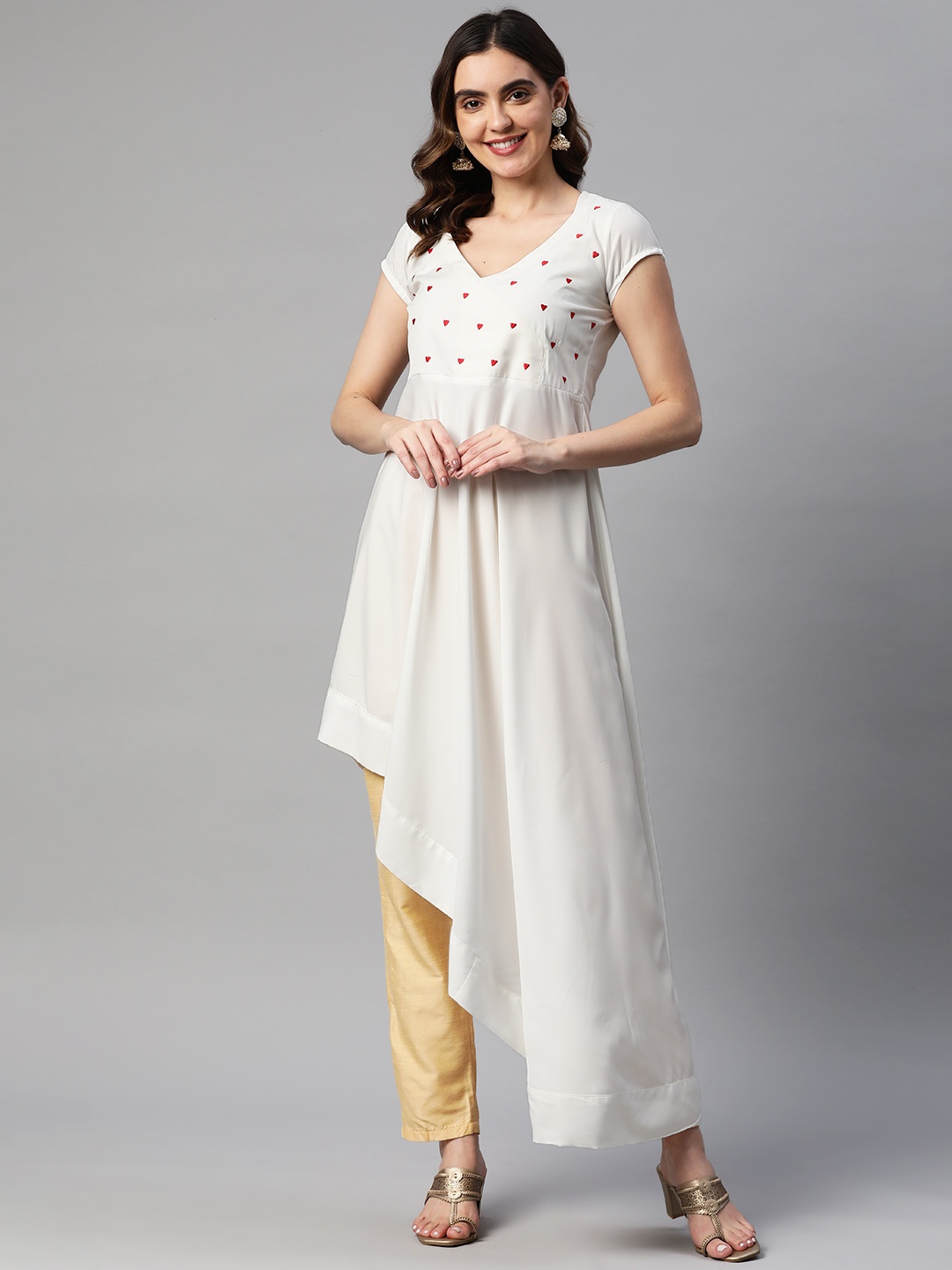 

MBE Women Geometric Embroidered Sweetheart Neck Thread Work Crepe Kurta, White