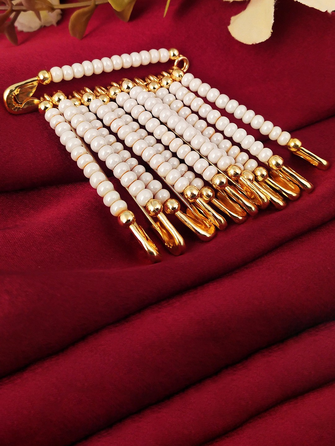 

VAMA Beaded large Saree Safety Pin, White