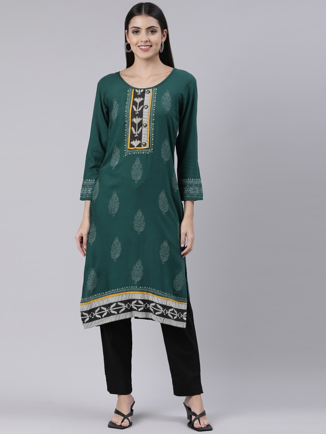 

Souchii Women Ethnic Motifs Printed Thread Work Kurta, Green