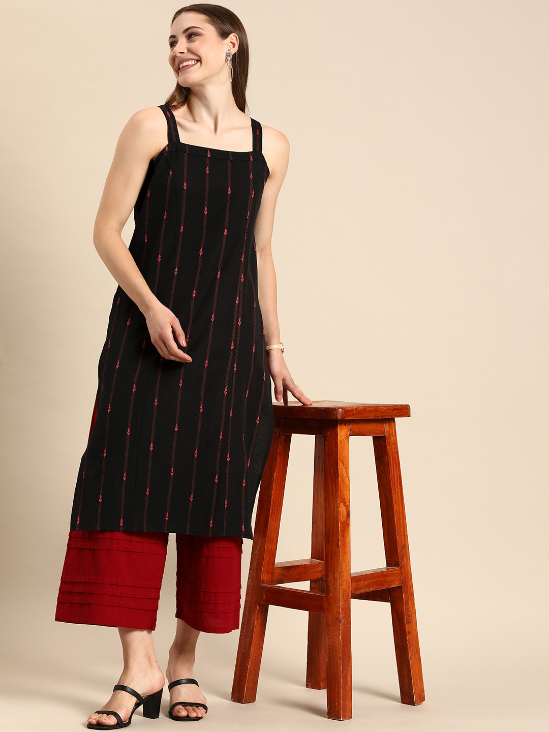 

Anouk Embroidered Thread Work Pure Cotton Sleeveless A-Line Kurta, Black