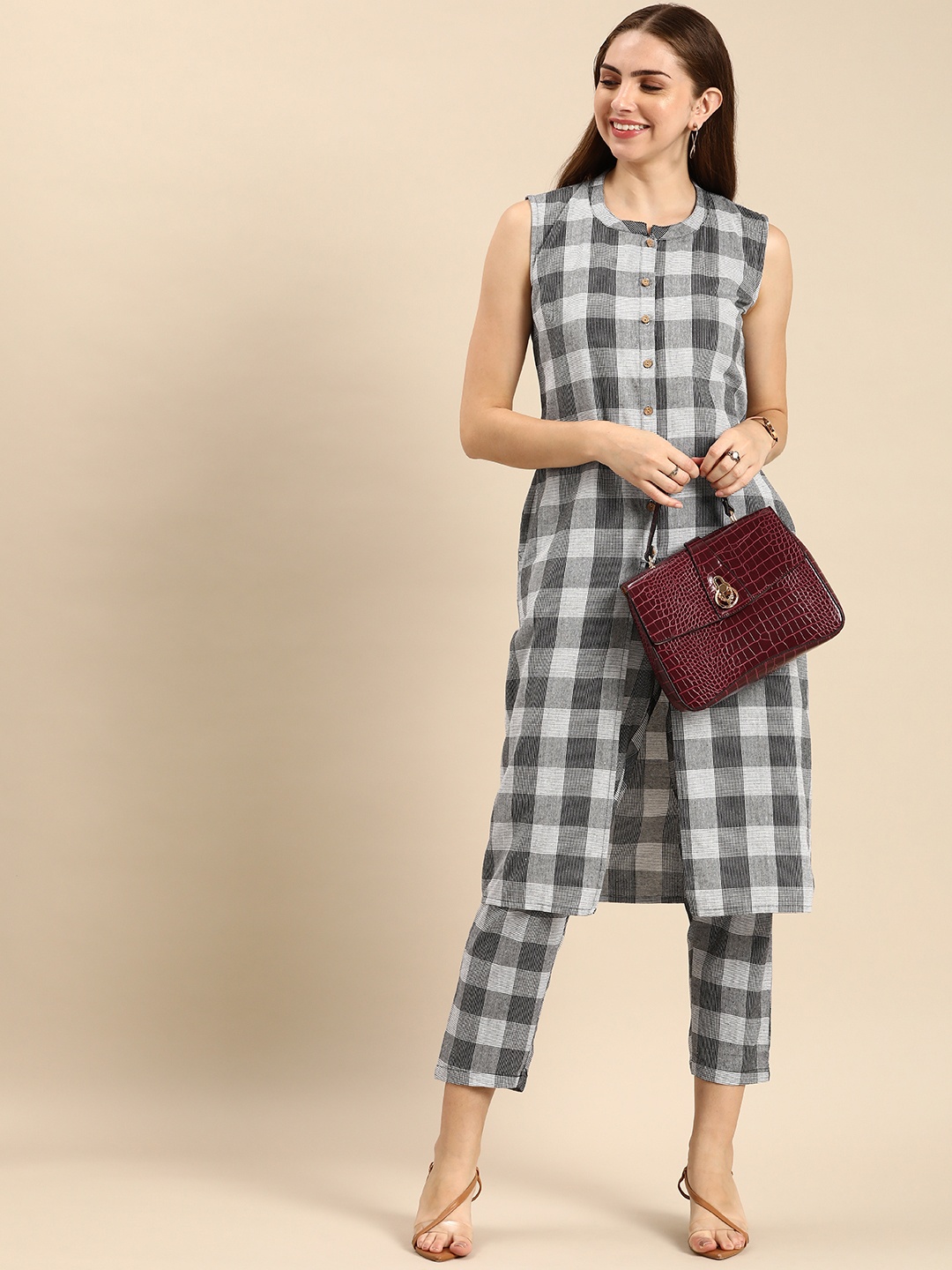 

Anouk Women Checked Regular Kurta With Trousers, Black
