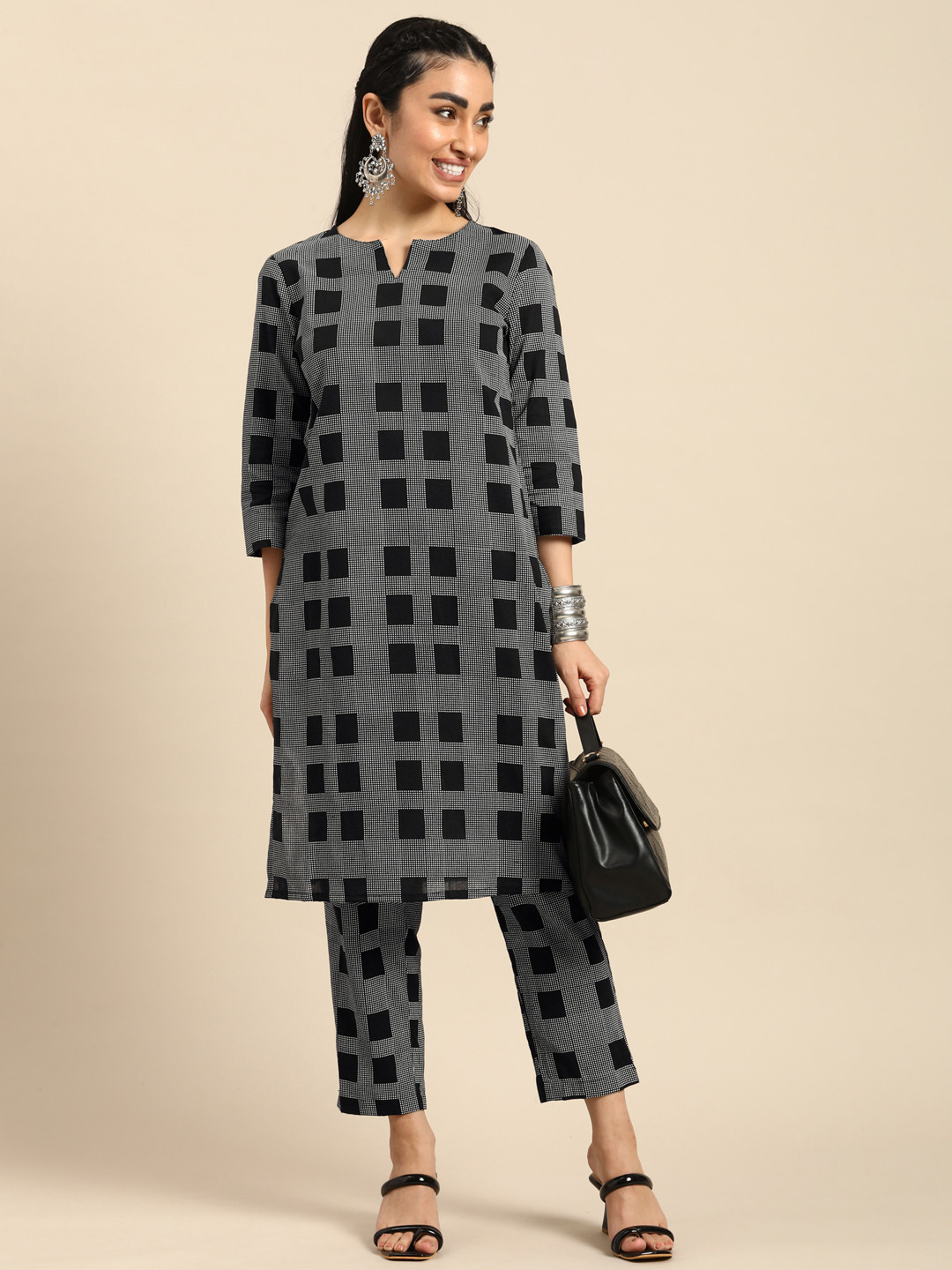 

Anouk Women Geometric Print Regular Straight Kurta with Trousers, Black