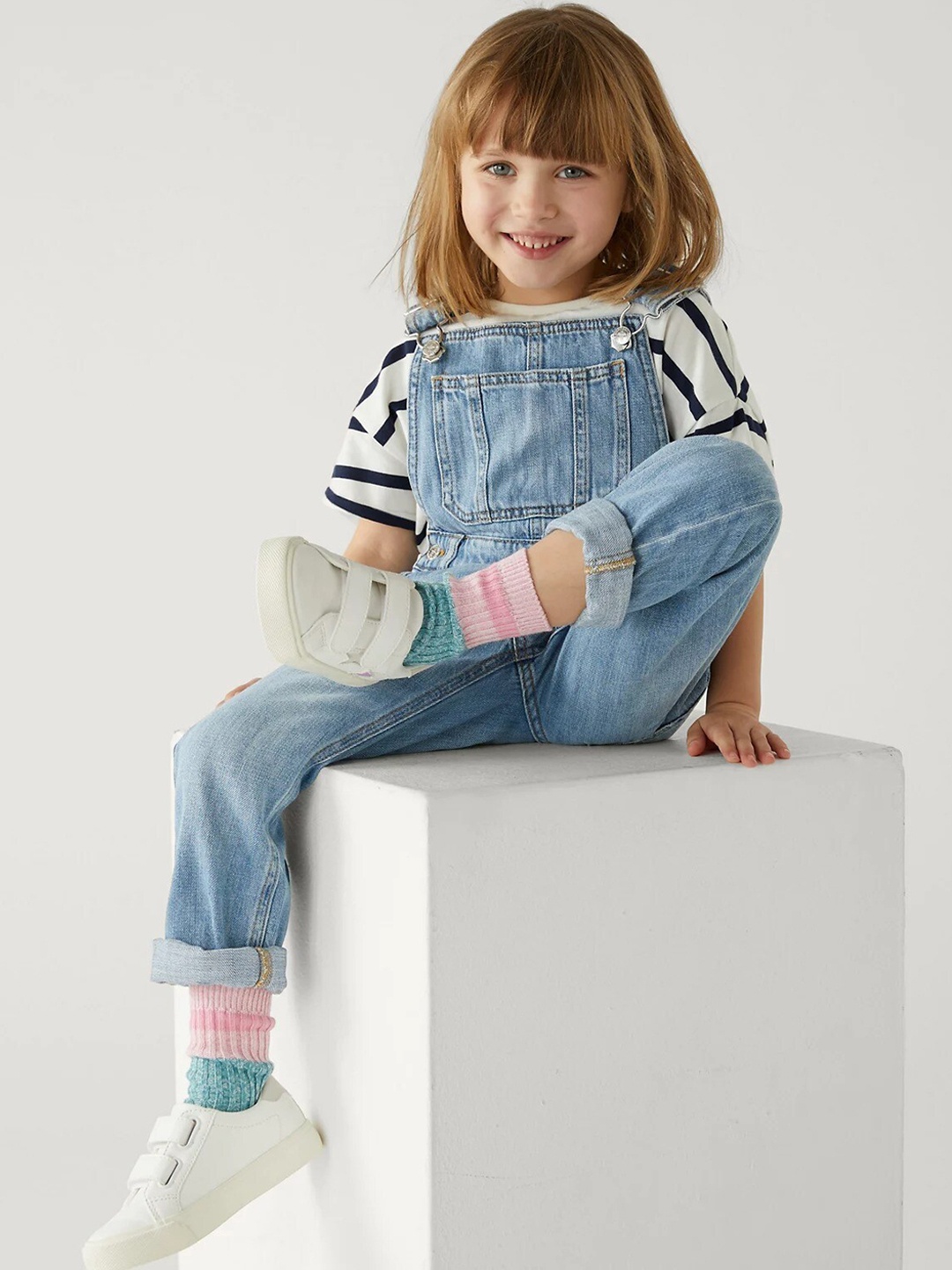 

Marks & Spencer Girls Straight Leg-Fit Dungaree With T-Shirt, Blue