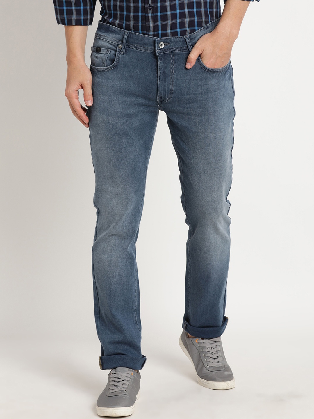 

Indian Terrain Men Brooklyn Slim Fit Light Fade Pure Cotton Jeans, Blue