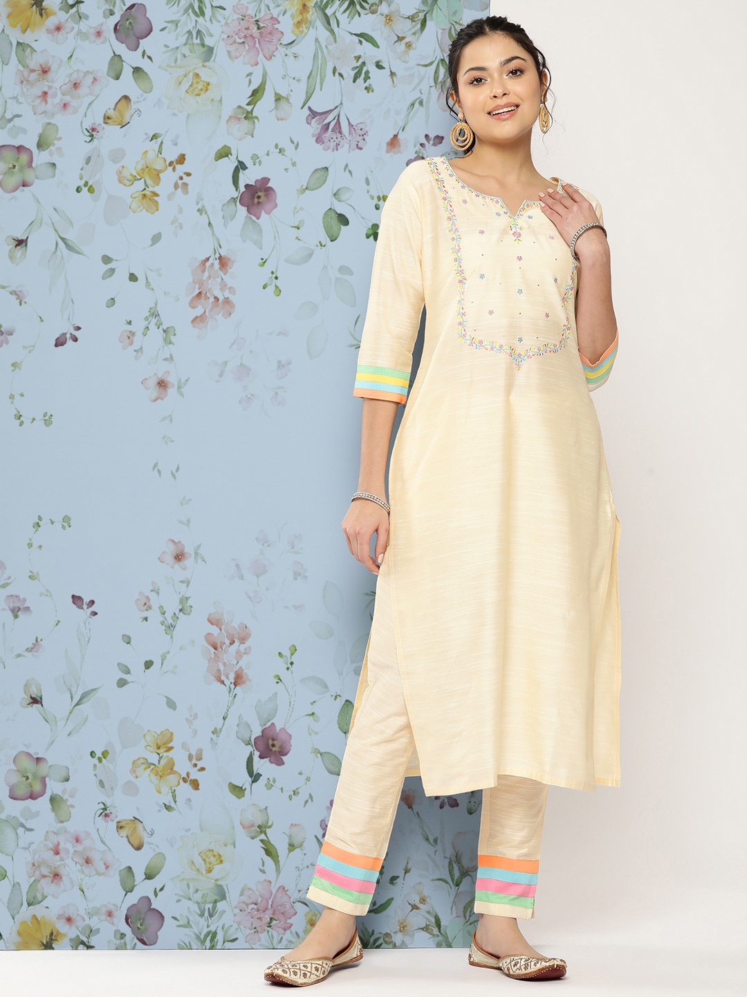

FASHOR Floral Yoke Design Panelled Pure Cotton Kurta with Trousers, Off white
