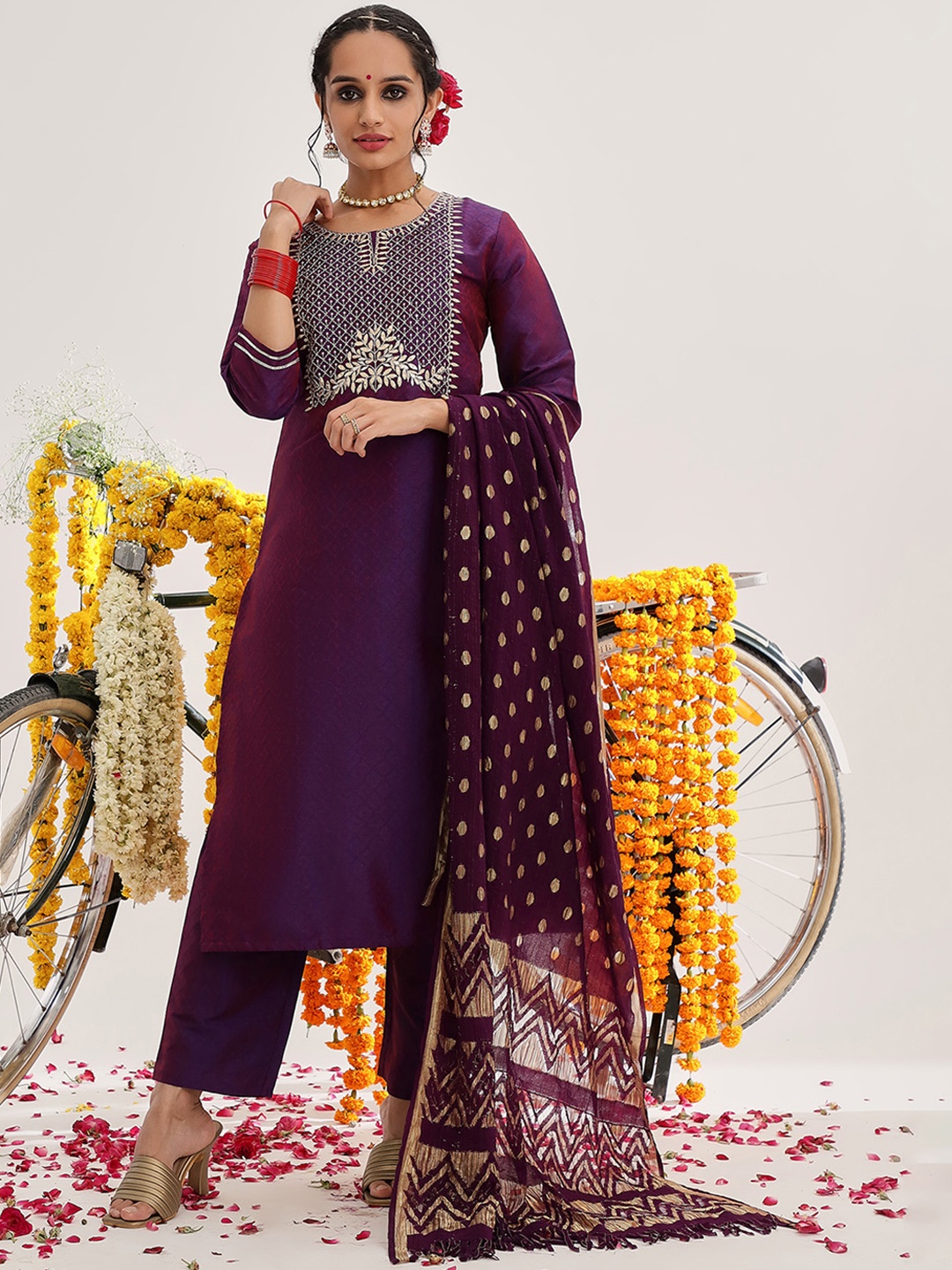 

Varanga Women Ethnic Motifs Embroidered Gotta Patti Kurta Set, Purple