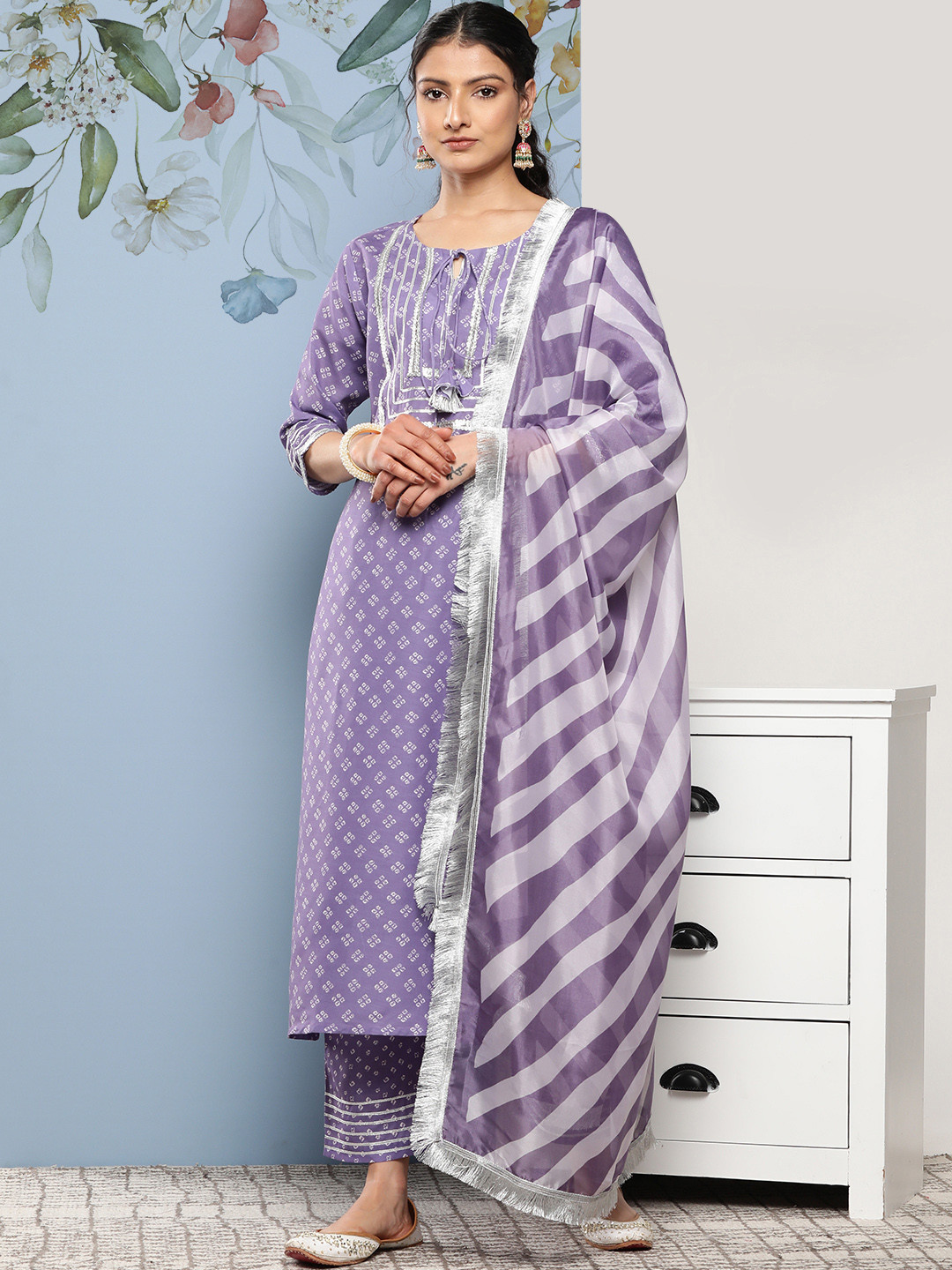 

Varanga Women Bandhani Printed Kurta With Trousers & Dupatta, Purple