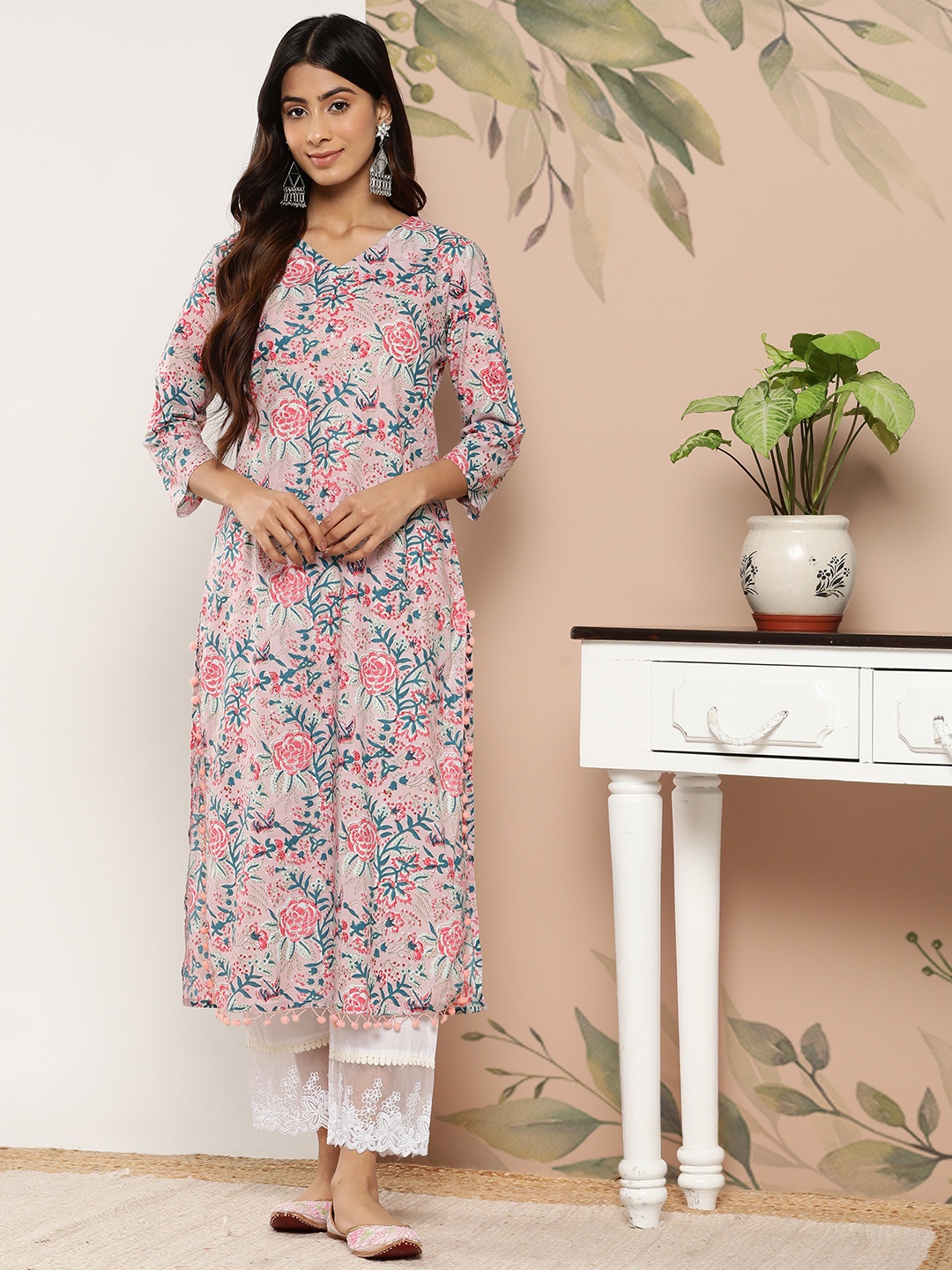 

Varanga Women Pink & Teal Floral Printed Floral Kurta