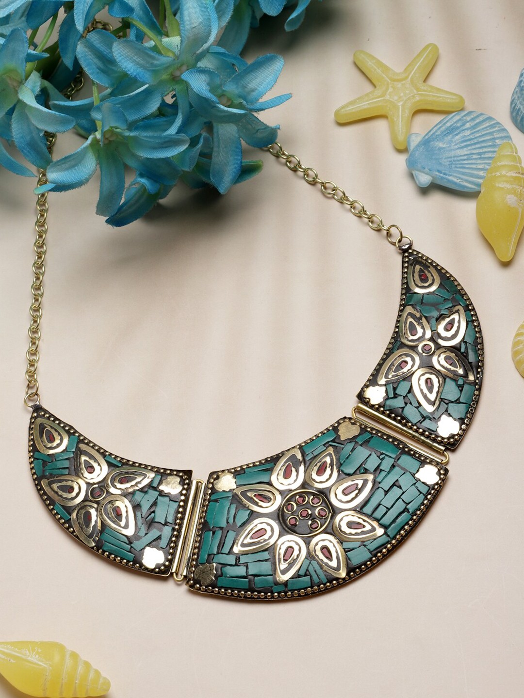 

PANASH Handmade Cresent Shaped Choker Necklace, Gold