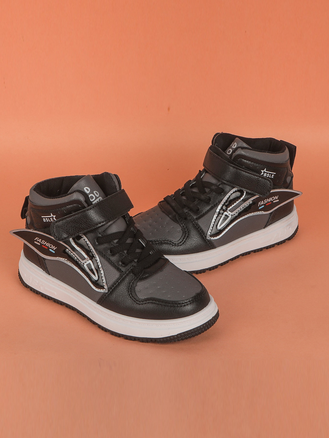 

FEETWELL SHOES Kids Colourblocked High-Top Sneakers, Black