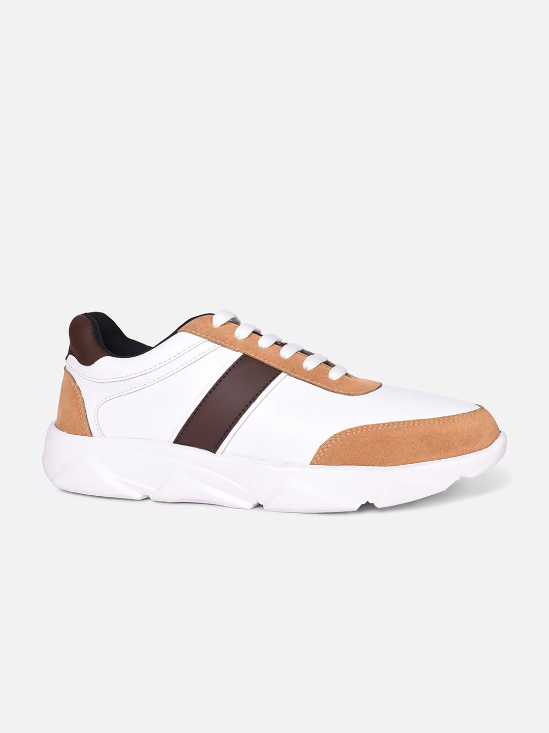 

HIGHLANDER Men Colourblocked Sneakers, White
