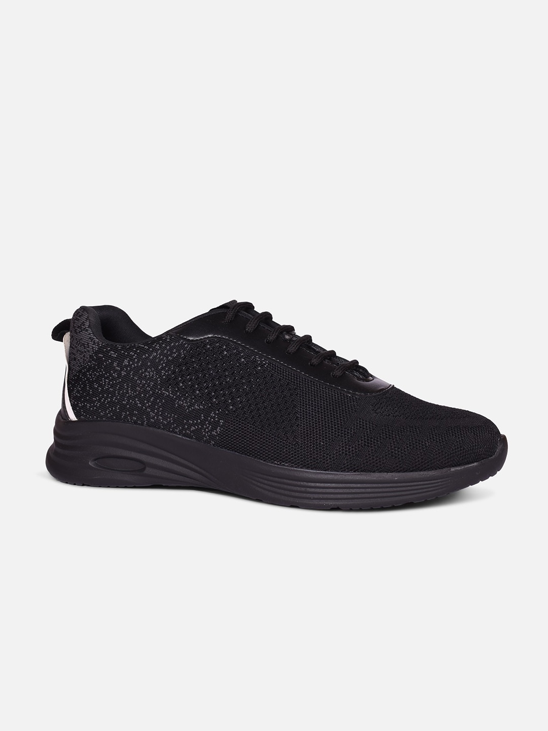 

HIGHLANDER Men Comfort Insole Sneakers, Black