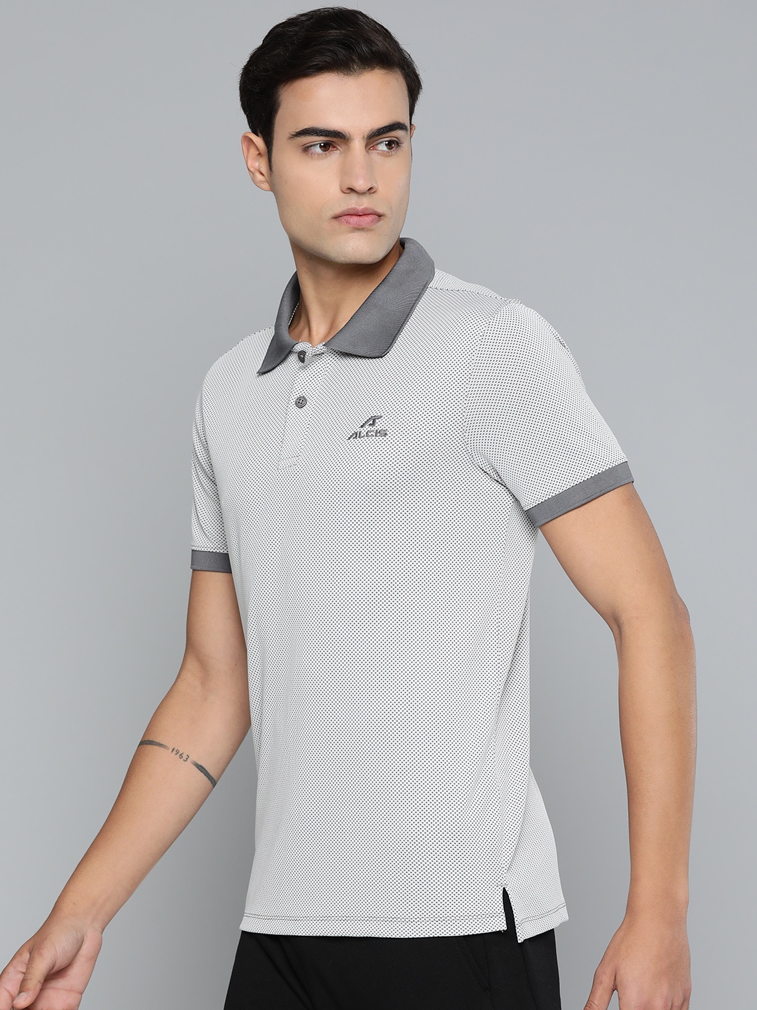 

Alcis Men Colourblocked Polo Collar Dry Tech Slim Fit Sports T-shirt, Grey