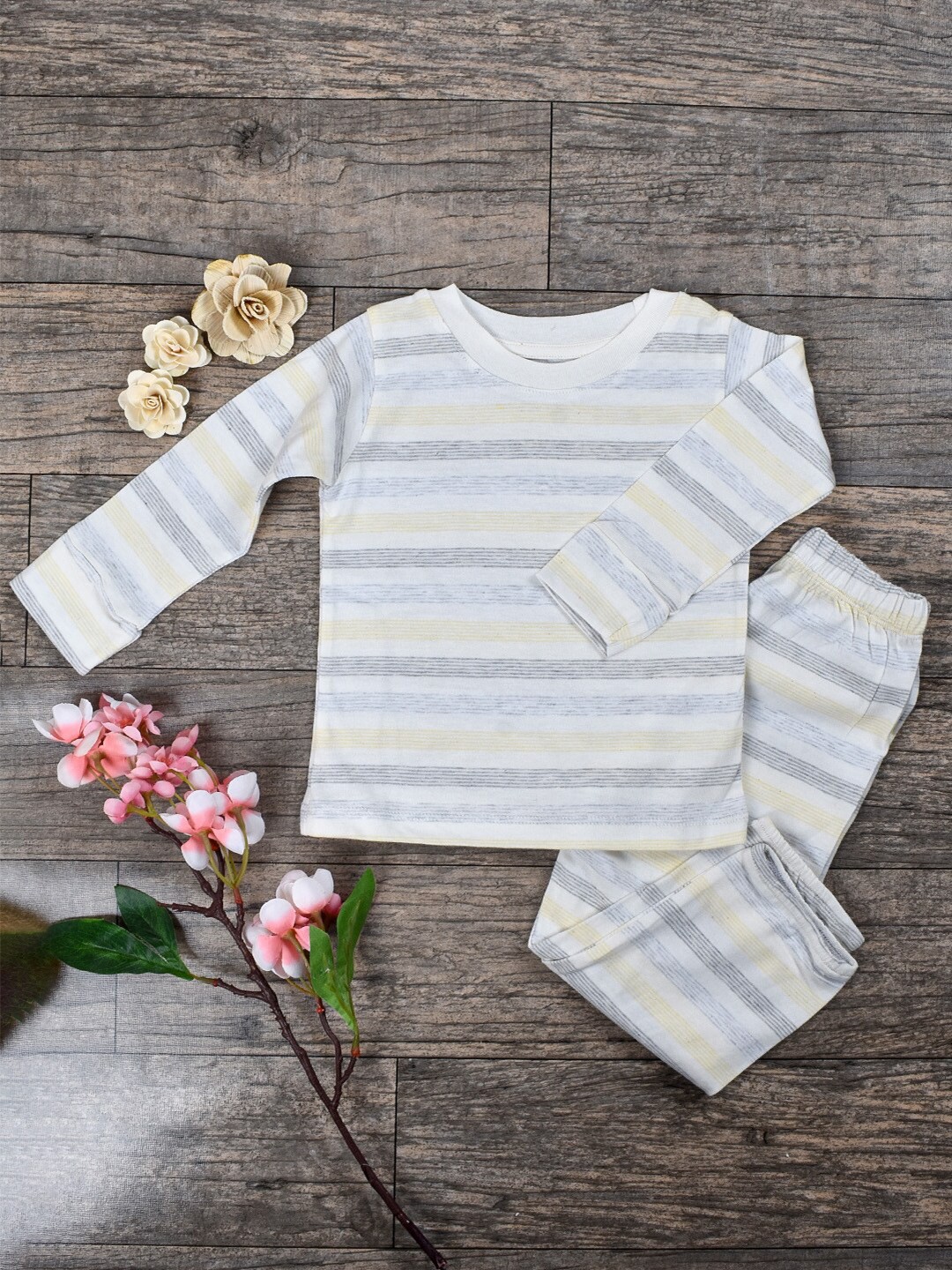 

Moms Home Infants Striped Organic Cotton T-shirt with Pyjama, White