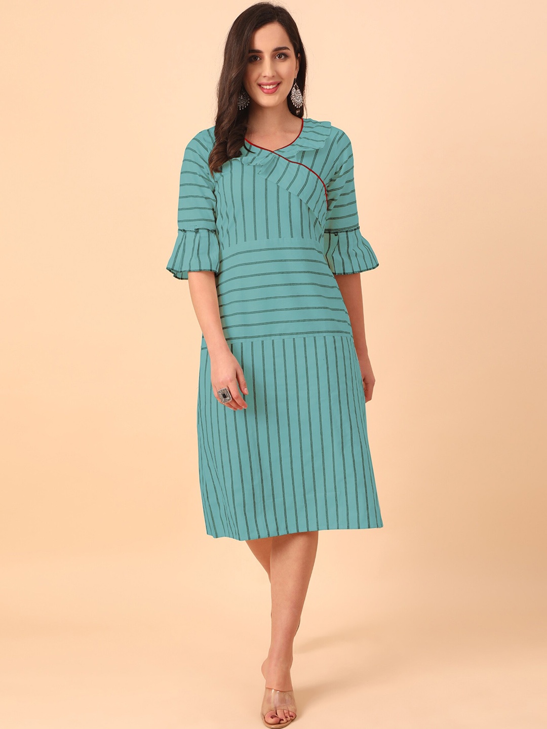 

Youthnic Women Striped Bell Sleeves Kurta, Green