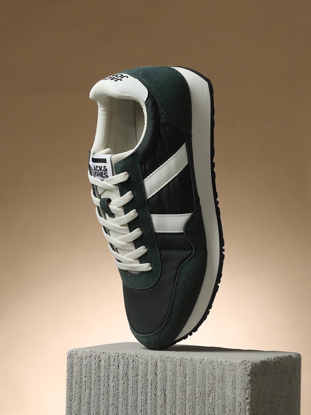 

Jack & Jones Men Colourblocked Sneakers, Green