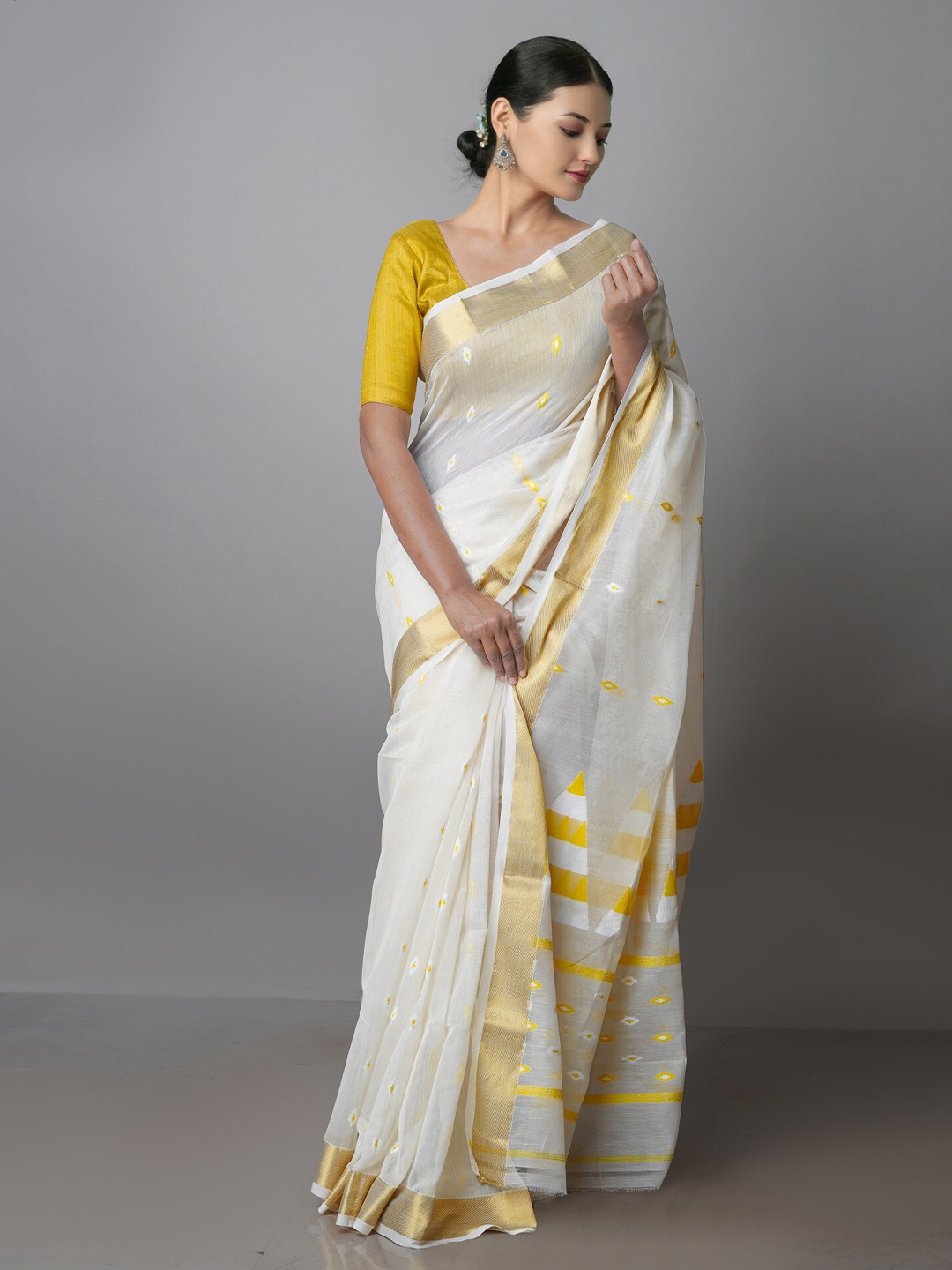 

Unnati Silks Woven Design Zari Silk Cotton Jamdani Saree, White